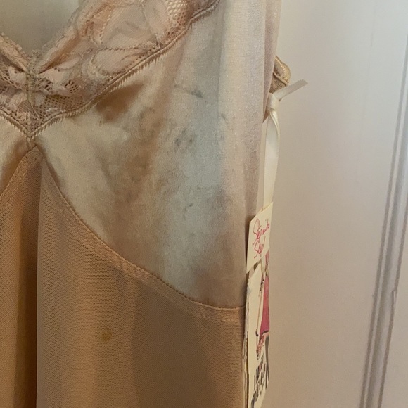 ▫️SPANX Haute Contour Slip - Picture 3 of 6